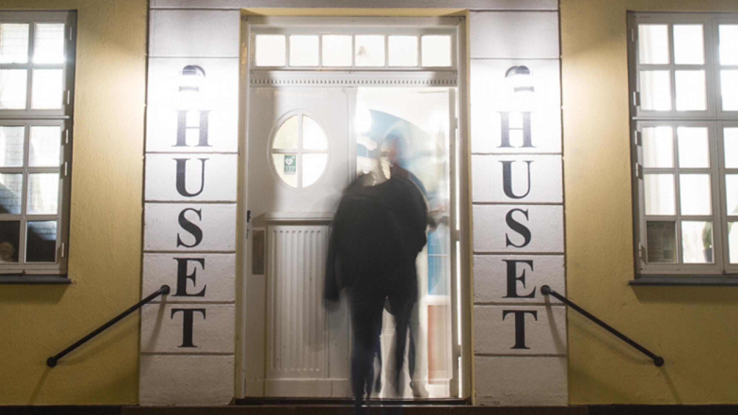 Kom frisk ind Huset Hasserisgade fordør